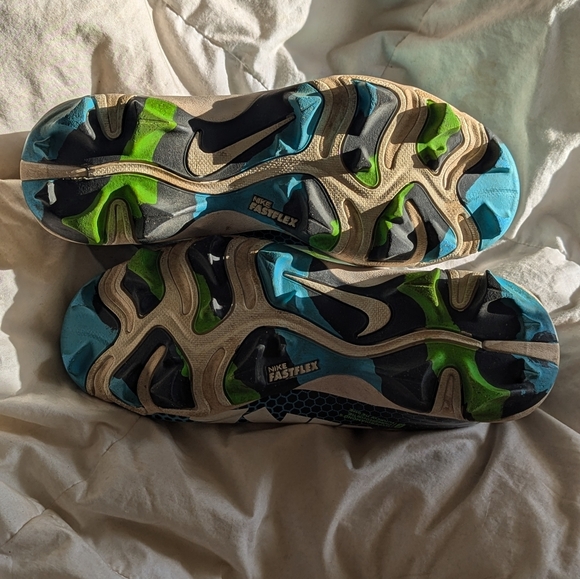 Girls Nike Softball Cleats - Used 1 Season - Picture 3 of 6